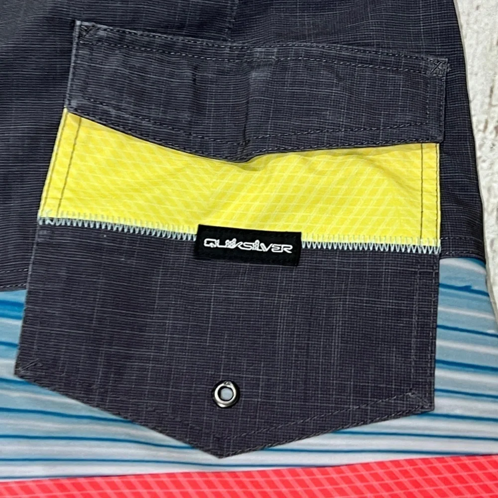 Quicksilver Summer Board Shorts Bathing Suit Swim Trunks Men's Surfer